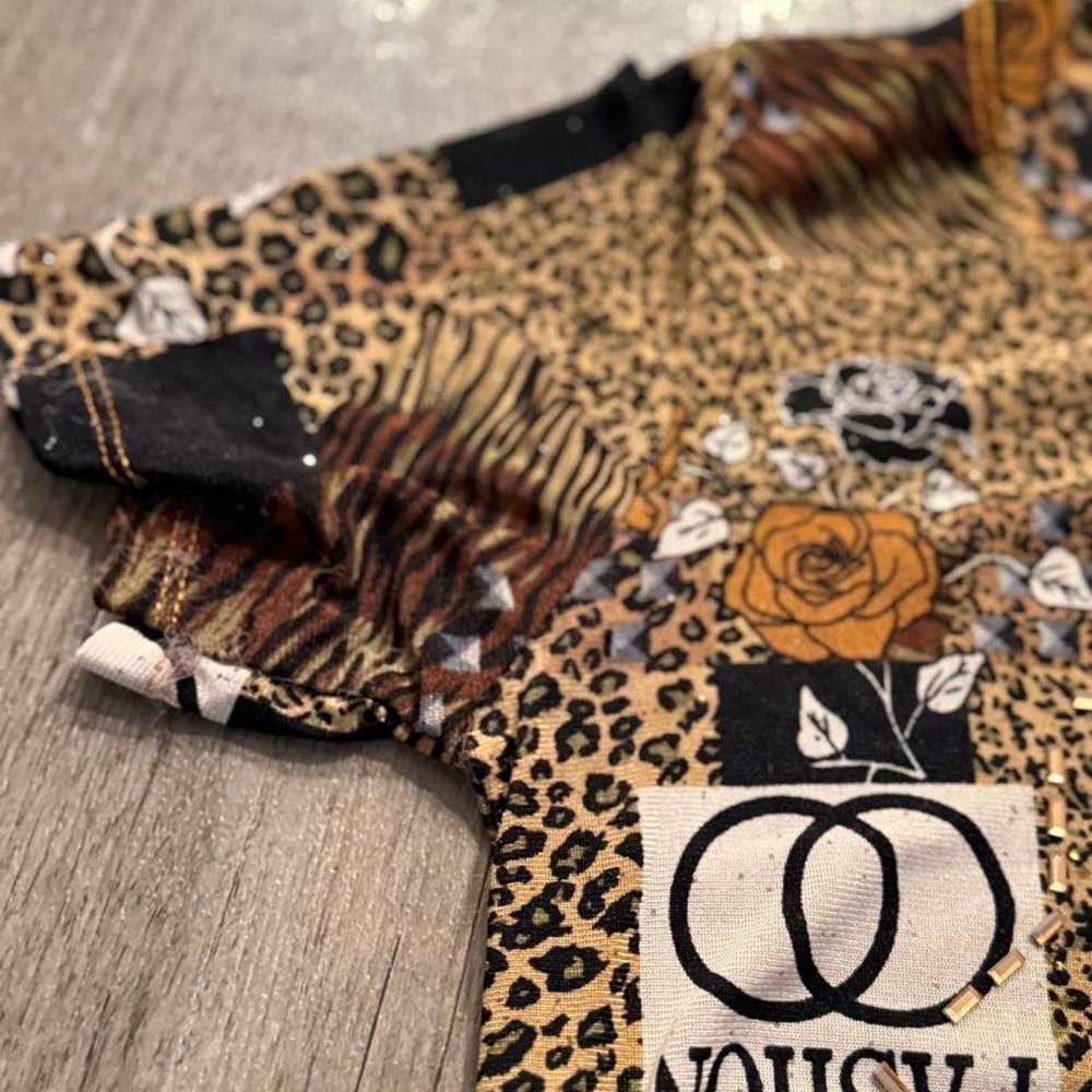 Vintage y2k 2000s‎ Leopard print top with rhinestone details - Picture 5 of 6